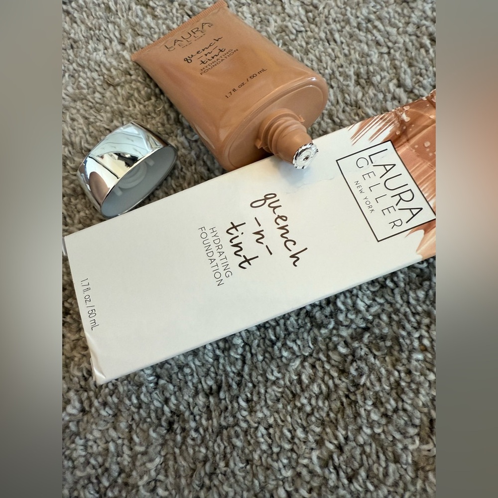 New in Box Laura Geller Quench-n-Tint Hydrating Foundation - Medium Deep